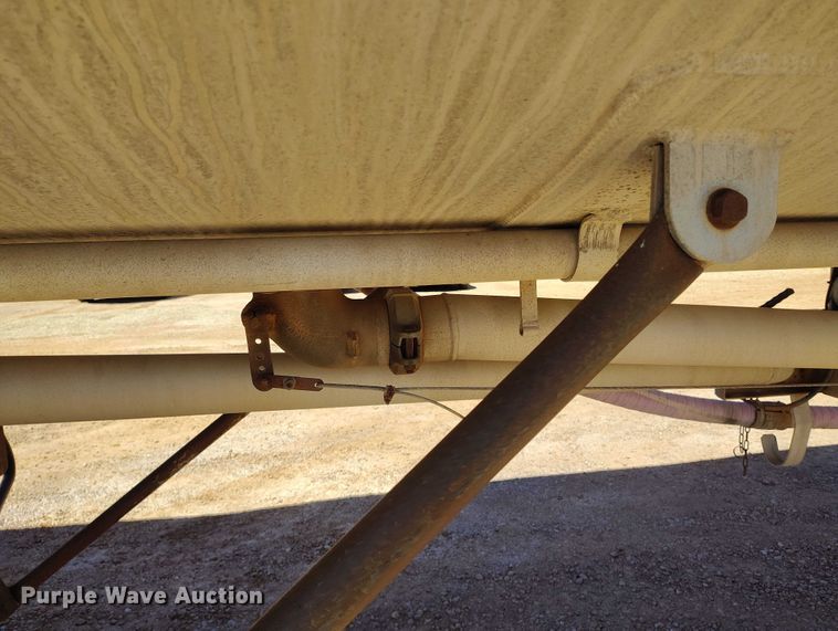 image for item ED0101 1978 Beall tank trailer