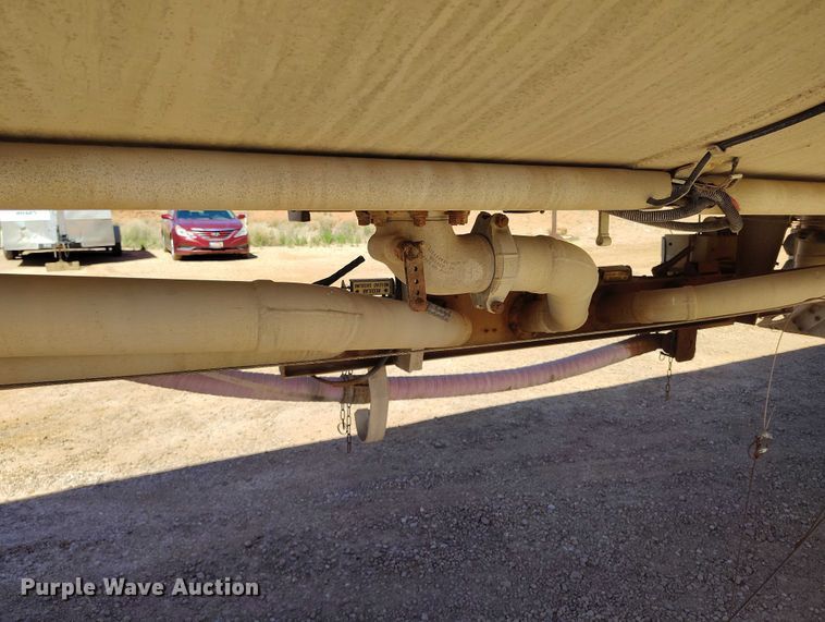 image for item ED0101 1978 Beall tank trailer
