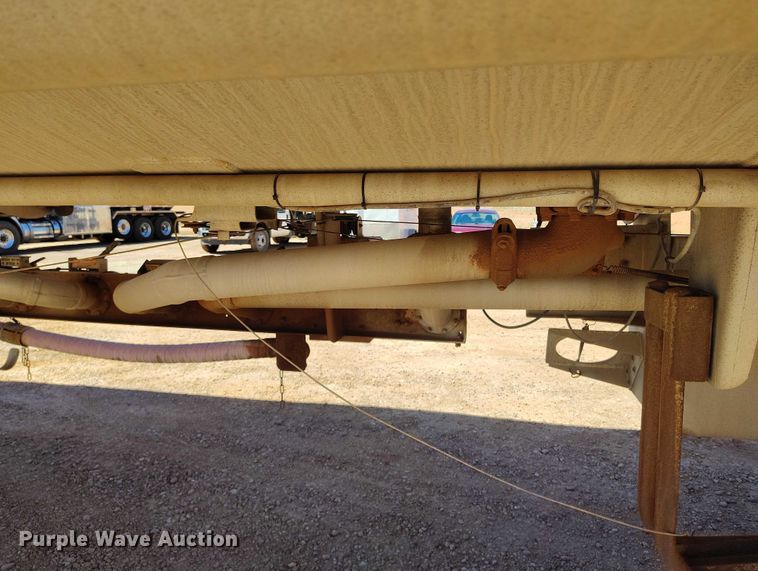 image for item ED0101 1978 Beall tank trailer