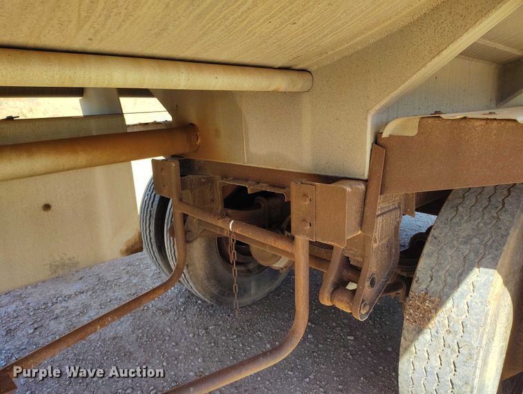 image for item ED0101 1978 Beall tank trailer