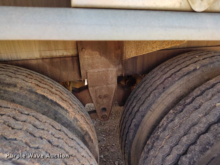 image for item ED0101 1978 Beall tank trailer