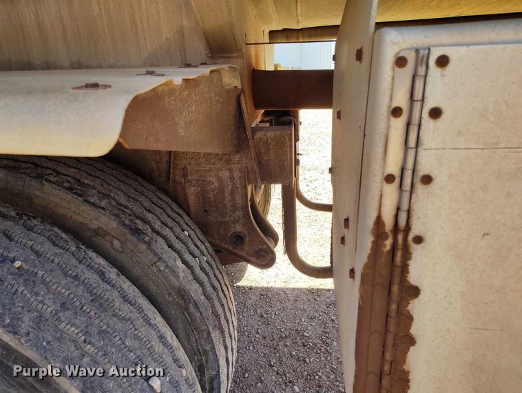 image for item ED0101 1978 Beall tank trailer