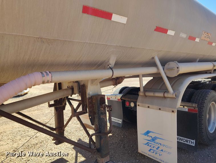 image for item ED0101 1978 Beall tank trailer