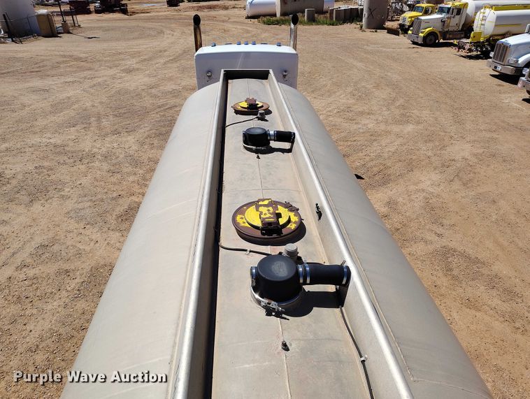 image for item ED0101 1978 Beall tank trailer