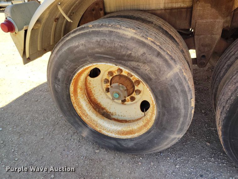 image for item ED0101 1978 Beall tank trailer
