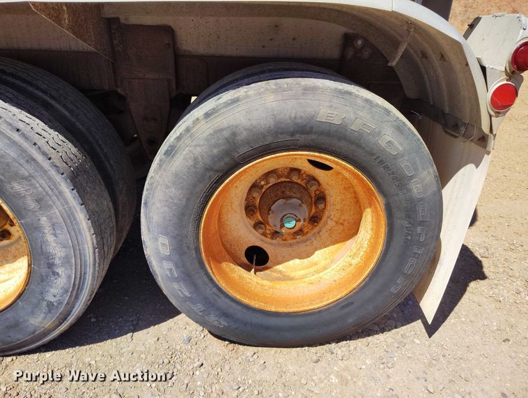 image for item ED0101 1978 Beall tank trailer