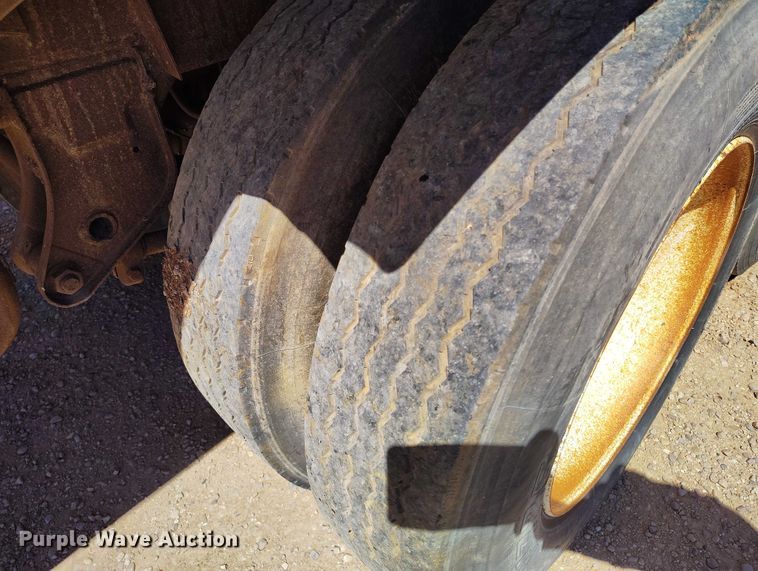 image for item ED0101 1978 Beall tank trailer