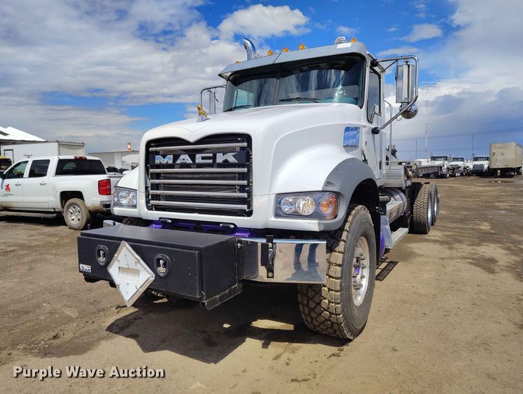 image for item ED0127 2023 Mack Granite roll-off container truck
