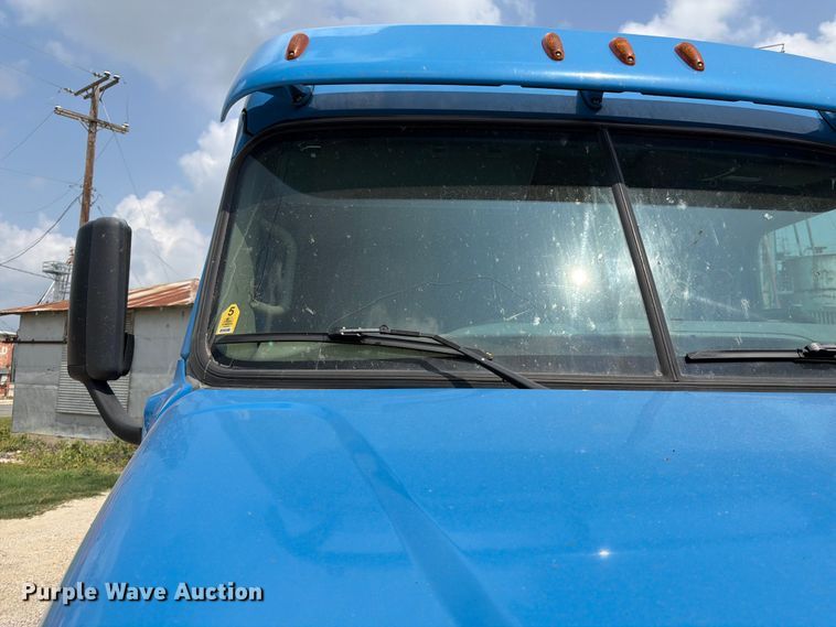 image for item ED5303 2015 Freightliner Cascadia semi truck