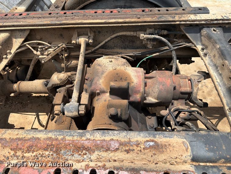 image for item ED5312 2001 Mack CL733 semi truck