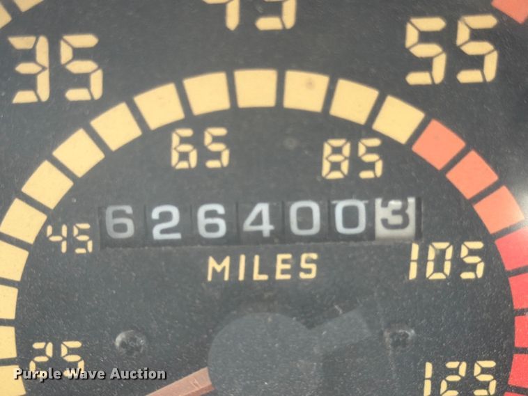image for item ED5312 2001 Mack CL733 semi truck