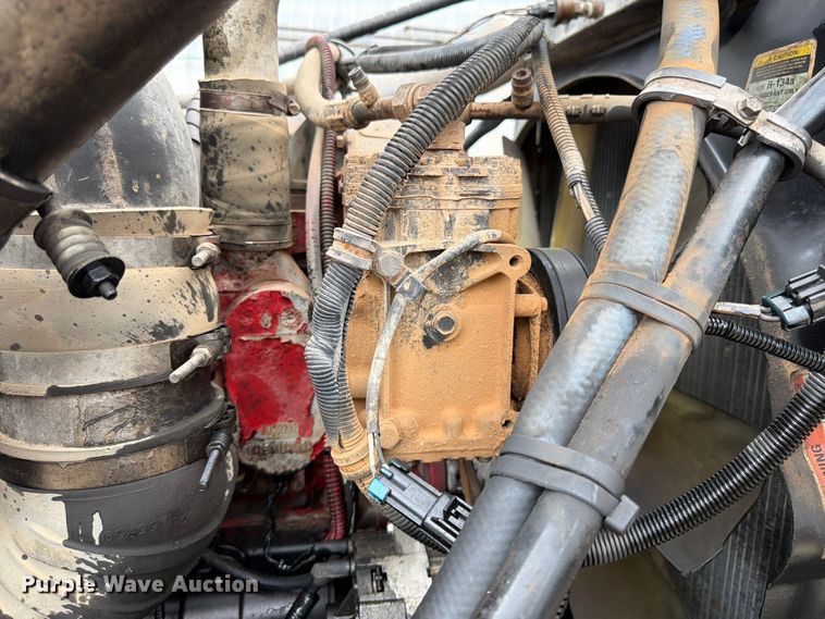 image for item ED5312 2001 Mack CL733 semi truck