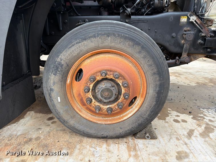 image for item ED5312 2001 Mack CL733 semi truck