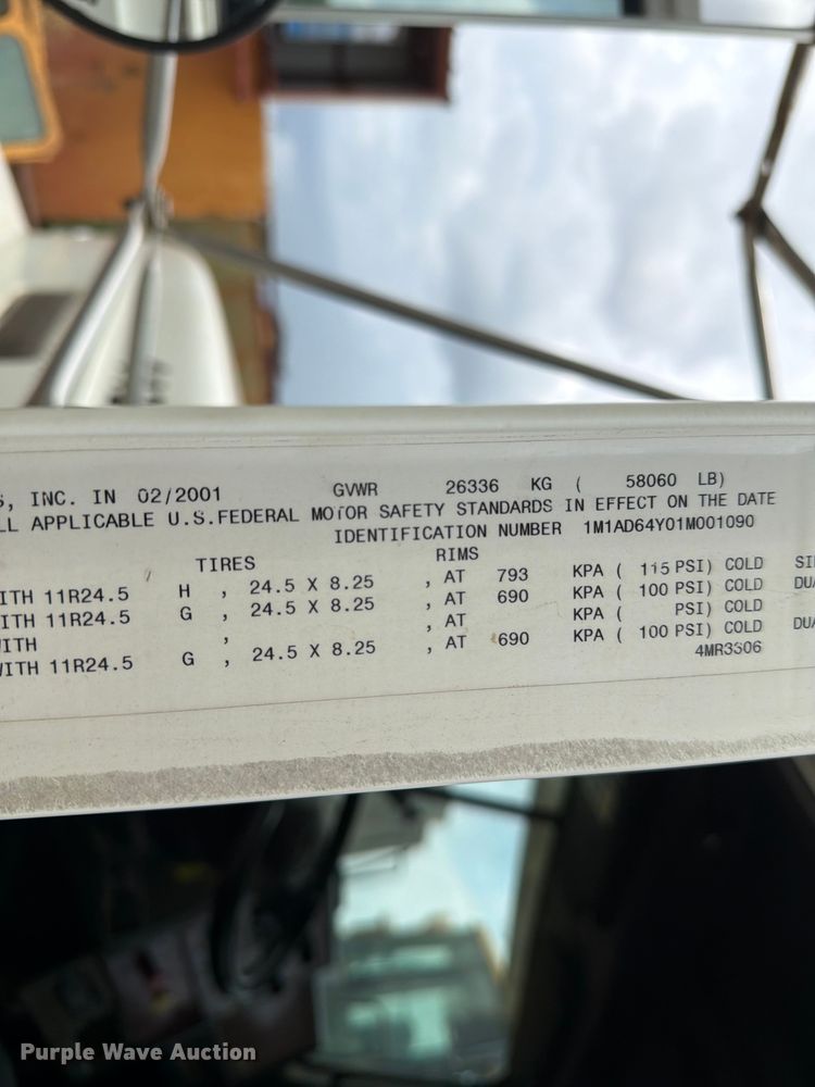image for item ED5312 2001 Mack CL733 semi truck