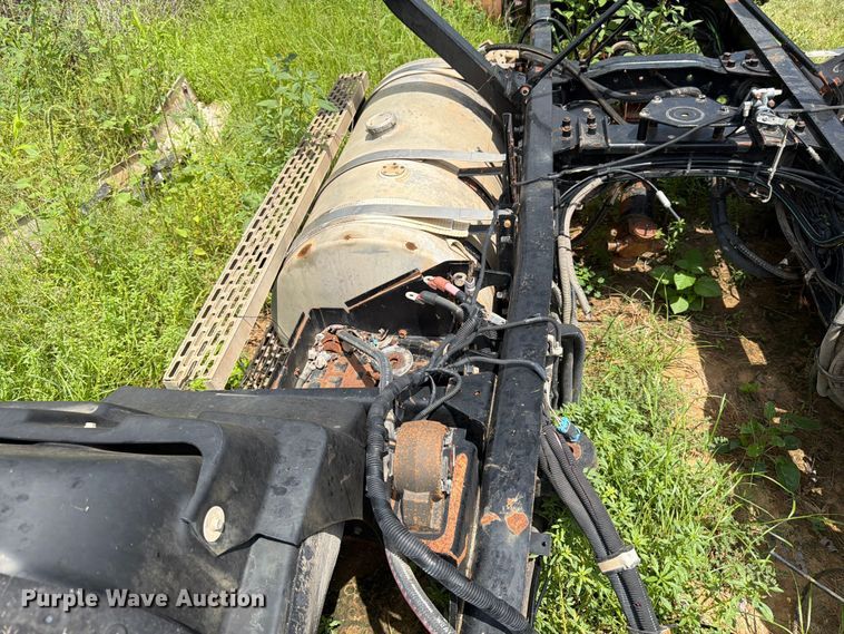image for item ED5315 2003 Mack CL700 truck cab and chassis