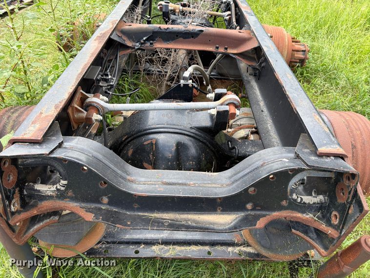 image for item ED5315 2003 Mack CL700 truck cab and chassis