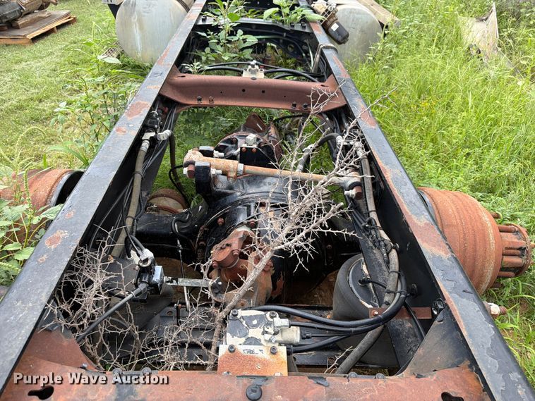 image for item ED5315 2003 Mack CL700 truck cab and chassis