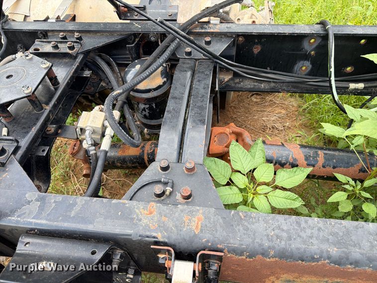 image for item ED5315 2003 Mack CL700 truck cab and chassis