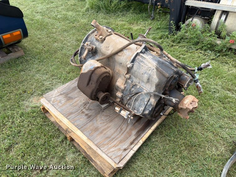 image for item ED5315 2003 Mack CL700 truck cab and chassis