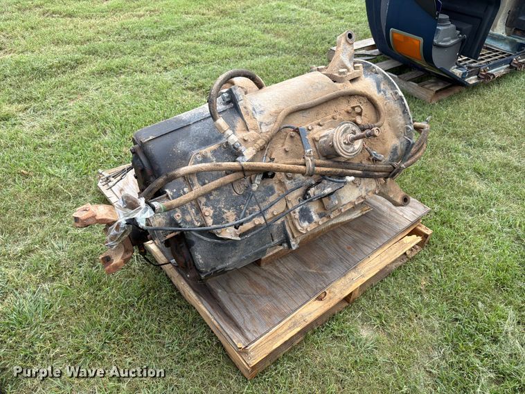 image for item ED5315 2003 Mack CL700 truck cab and chassis