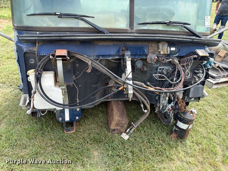 image for item ED5315 2003 Mack CL700 truck cab and chassis