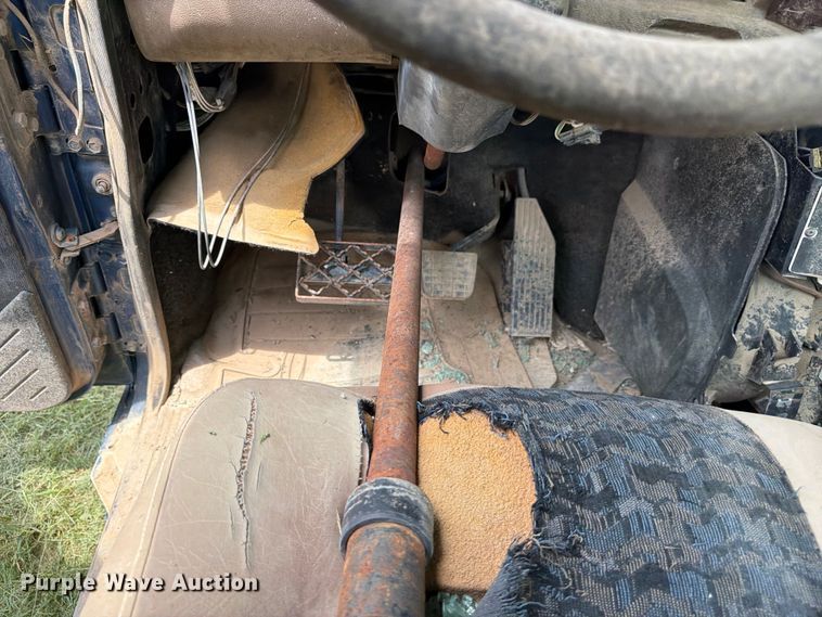 image for item ED5315 2003 Mack CL700 truck cab and chassis