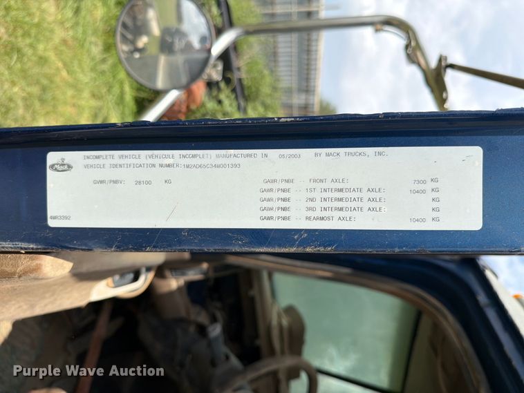 image for item ED5315 2003 Mack CL700 truck cab and chassis