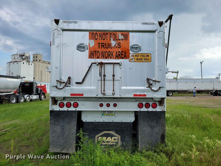image for item EE1054 2015 Mac end dump trailer