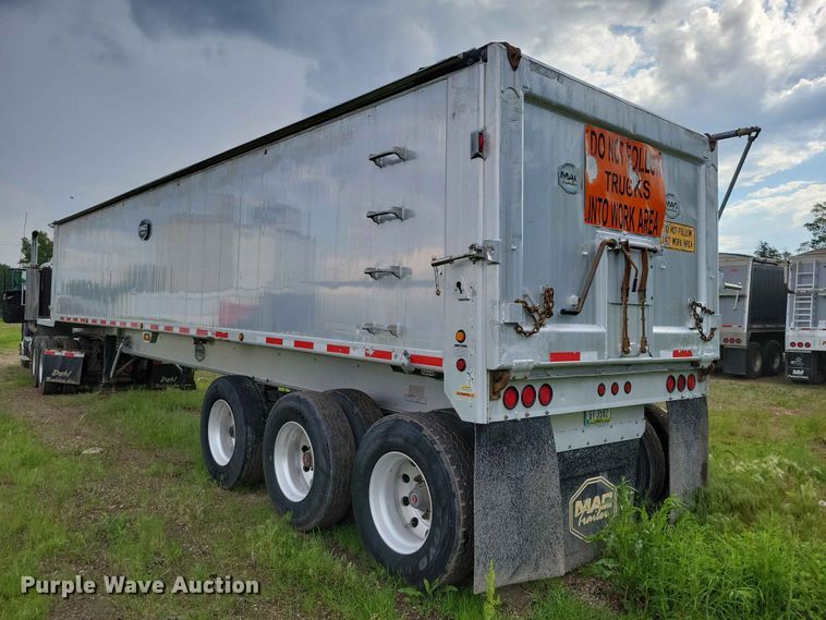 image for item EE1054 2015 Mac end dump trailer