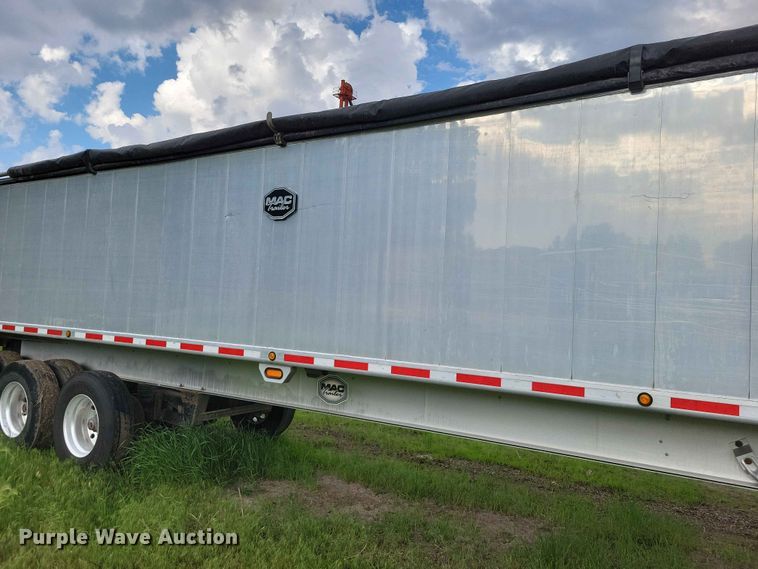 image for item EE1054 2015 Mac end dump trailer