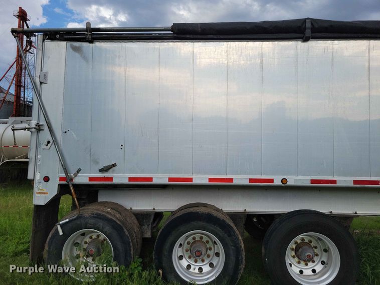 image for item EE1054 2015 Mac end dump trailer