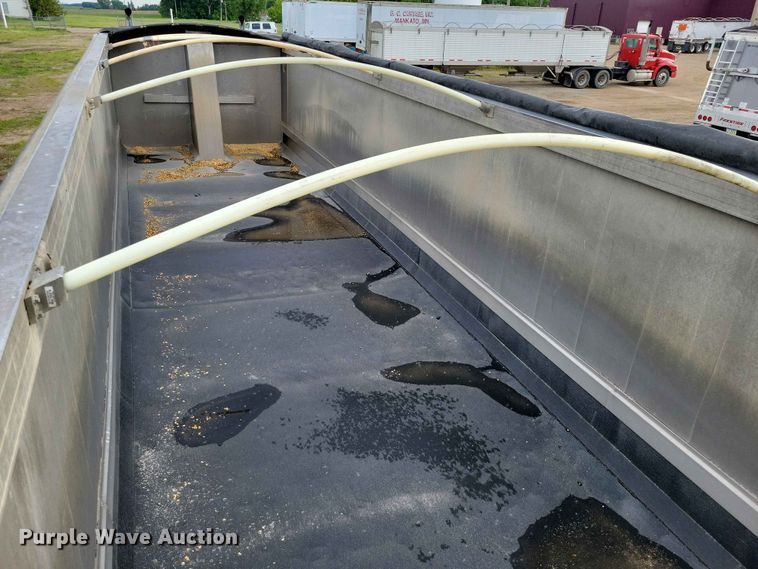 image for item EE1054 2015 Mac end dump trailer