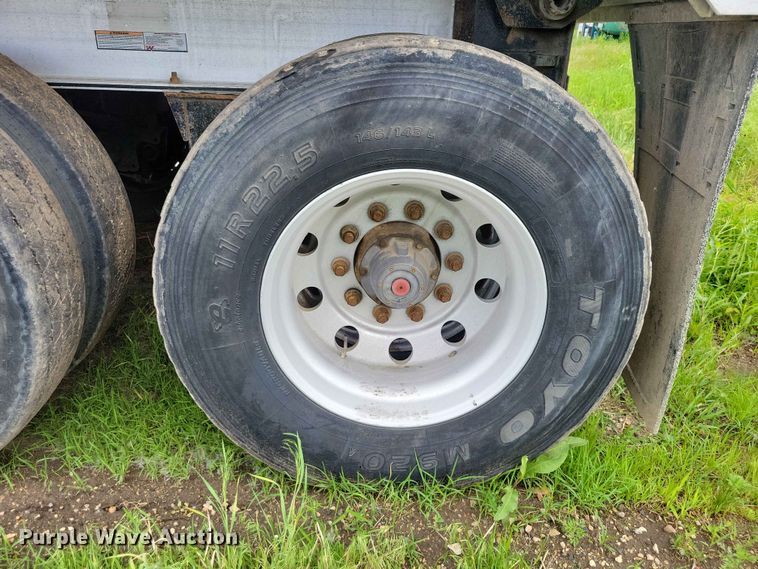 image for item EE1054 2015 Mac end dump trailer