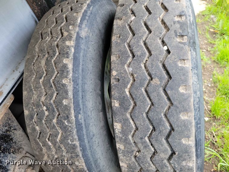 image for item EE1054 2015 Mac end dump trailer