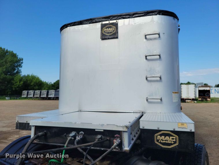 image for item EE1055 2015 Mac end dump trailer