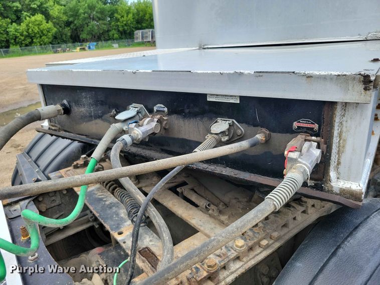 image for item EE1055 2015 Mac end dump trailer