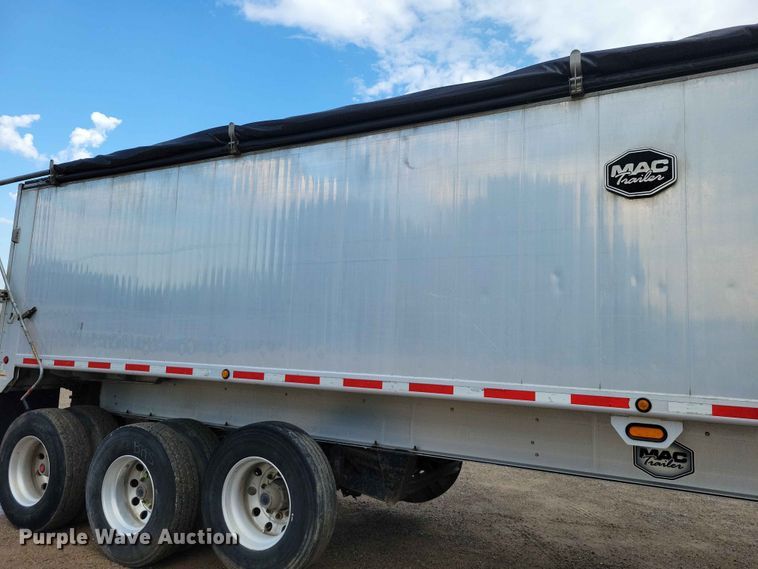 image for item EE1055 2015 Mac end dump trailer