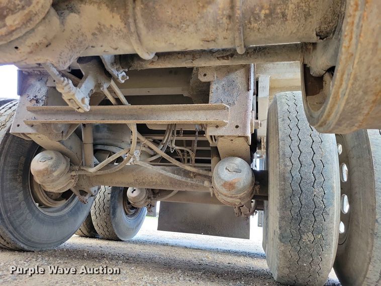 image for item EE1055 2015 Mac end dump trailer
