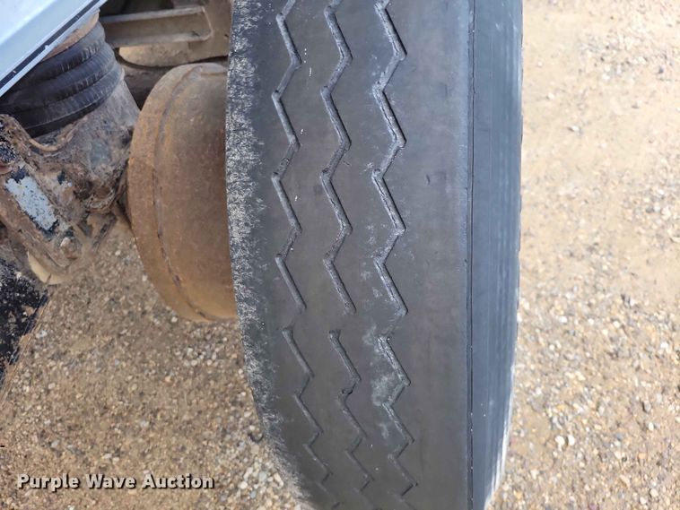 image for item EE1055 2015 Mac end dump trailer
