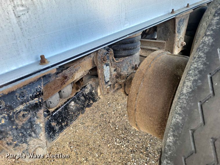 image for item EE1055 2015 Mac end dump trailer