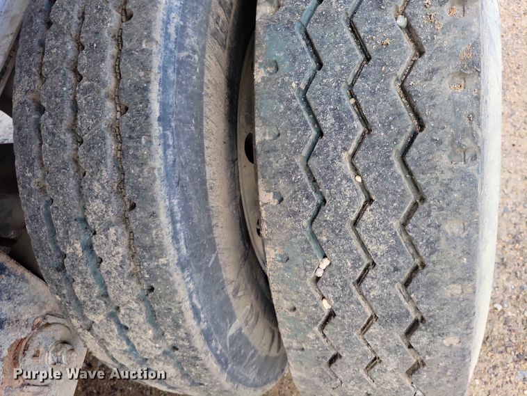 image for item EE1055 2015 Mac end dump trailer