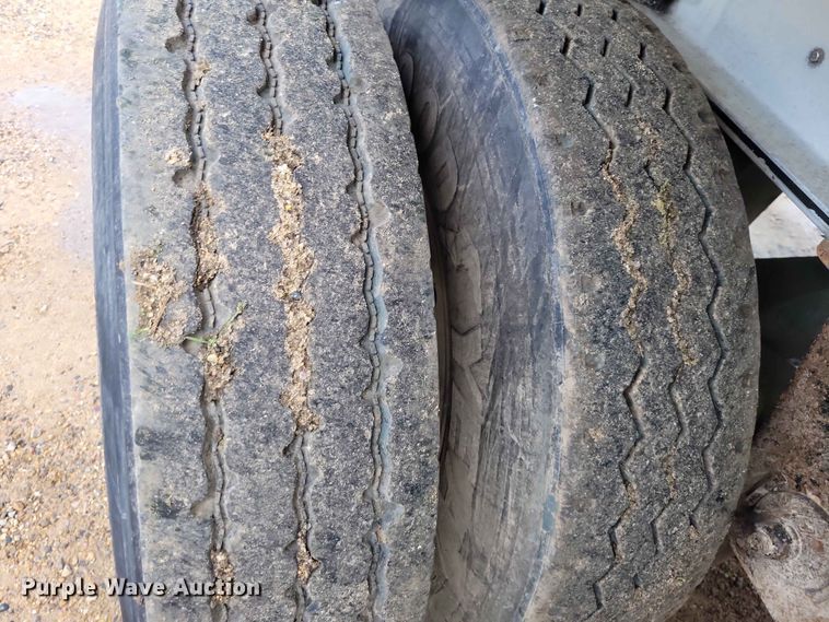 image for item EE1055 2015 Mac end dump trailer