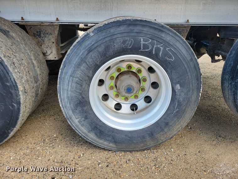 image for item EE1055 2015 Mac end dump trailer