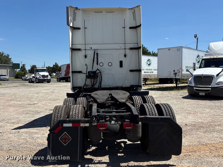 image for item EF1219 2020 International LT625 semi truck