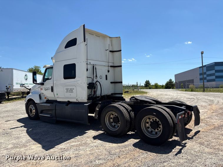 image for item EF1219 2020 International LT625 semi truck