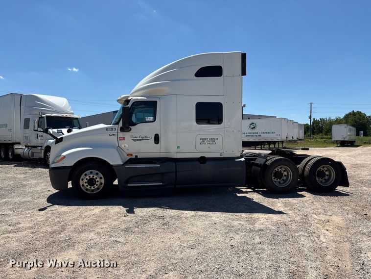 image for item EF1219 2020 International LT625 semi truck