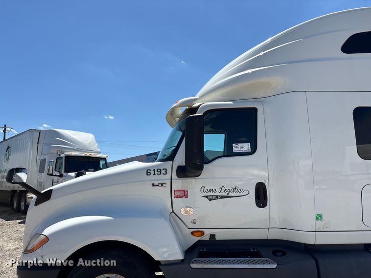 image for item EF1219 2020 International LT625 semi truck