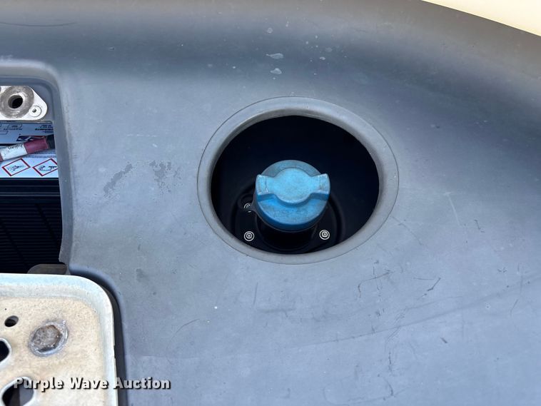 image for item EF1219 2020 International LT625 semi truck