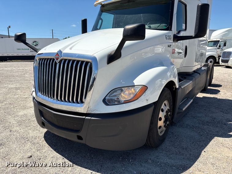 image for item EF1219 2020 International LT625 semi truck