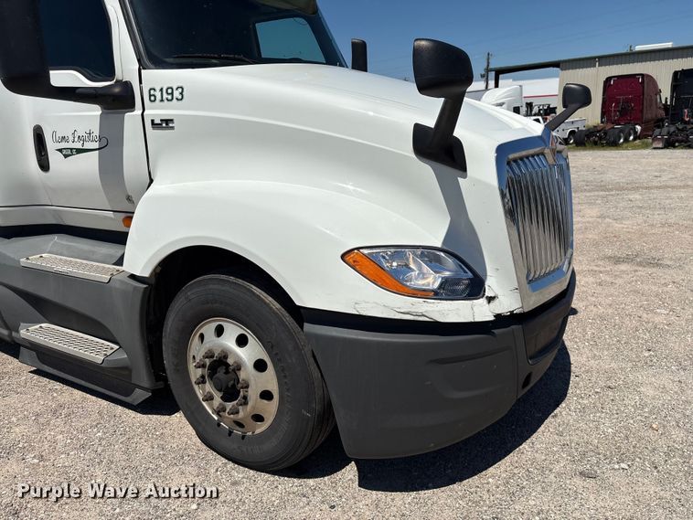 image for item EF1219 2020 International LT625 semi truck